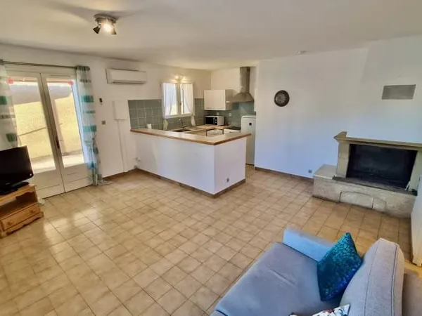 Charmant appartement T4 avec grande terrasse au coeur du Sud de la France