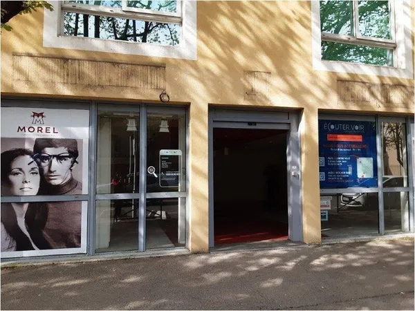 Local commercial 130 m²