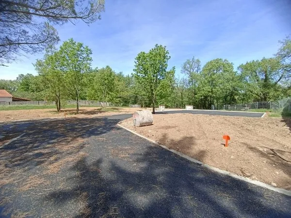Terrain 750 m²