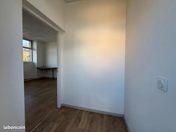 Location bureaux entièrement rénovés