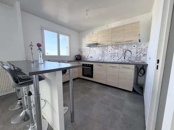 Appartement Type 3 dernier étage, avec parking privatif