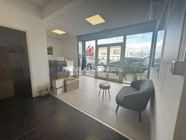 Local d'activité 458 m²