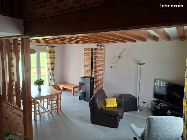 Maison familiale avec dépendance et 1,6 hectare de terrain - Proche Alençon