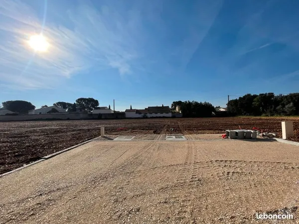 Terrain 905 m² SORGUES
