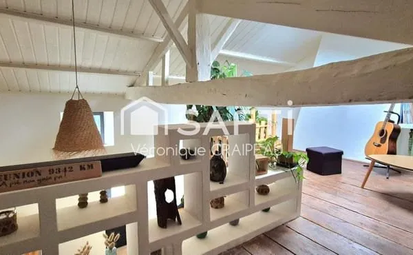 Maison coup de coeur avec 2 chambres, mezzanine, terrain clos avec piscine hors sol, espace de stock