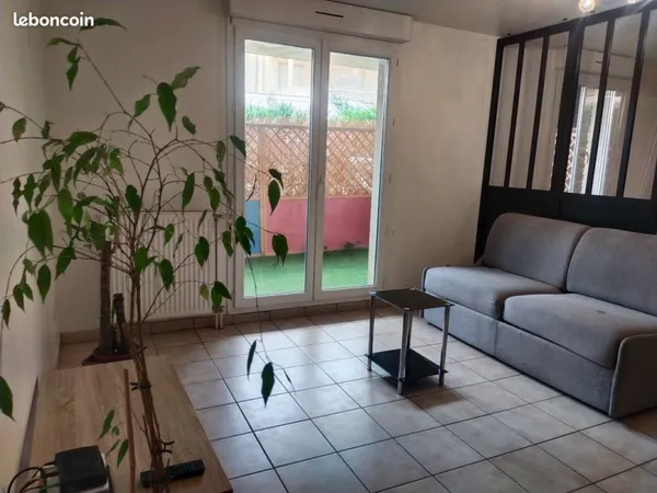 Studio en face de la gare le perray en yvelines