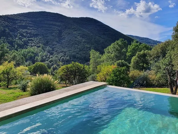 Bastide à Saint Florent Sur Auzonnet -14 pièces - 433 m ² + Piscine sur 1.2 Hectares
