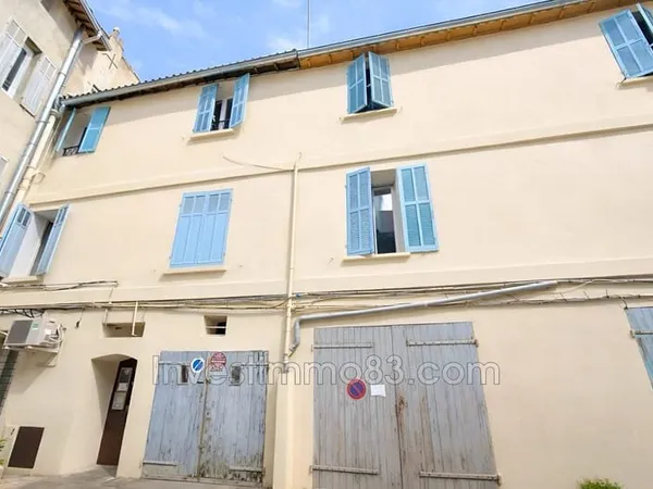 Dans un quartier calme du 1er arrondissement de MARSEILLE, app