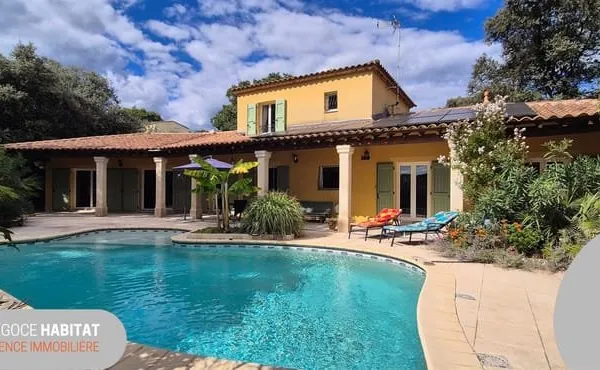 Sommieres Villa Provencale T5 De 170M2 + Garage De 50M2 Sur 2040M2 De Terrain