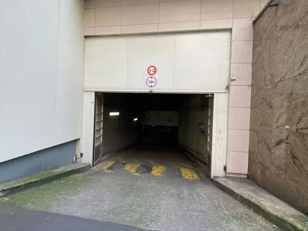 Parking 12 m²