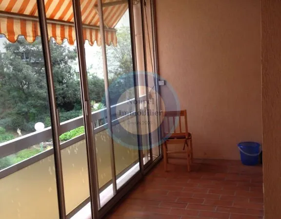 EN EXCLUSIVITE - STUDIO MEUBLE VENDU LOUE - QUARTIER LINTIER