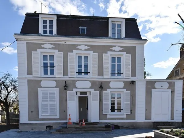 Maison 7 pièces 230 m²