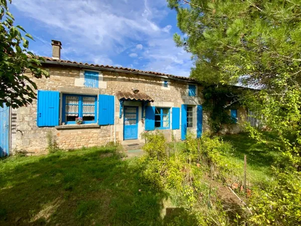 Maison charentaise à rénover totalement