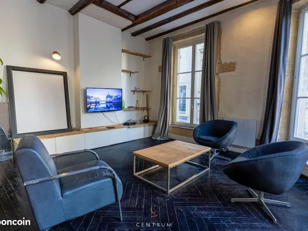 Loft/atelier/surface 1 pièce 70 m²
