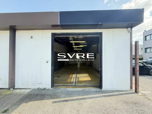 Local industriel 86 m²