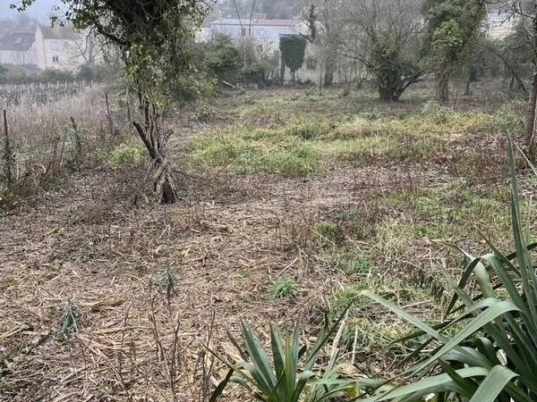 Terrain 943 m²