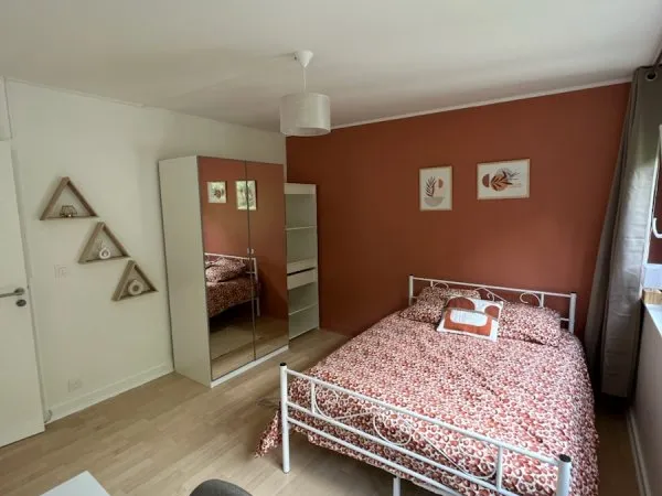 Loue grande chambre 13m²