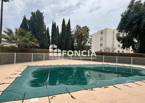 Appartement 3 pièces - parking privatif - piscine