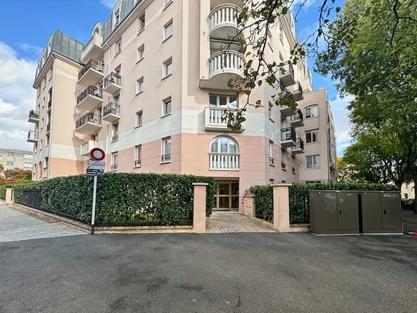 Secteur Mail du centre-ville - Appartement de 100 m² + Loggia de 20 m²