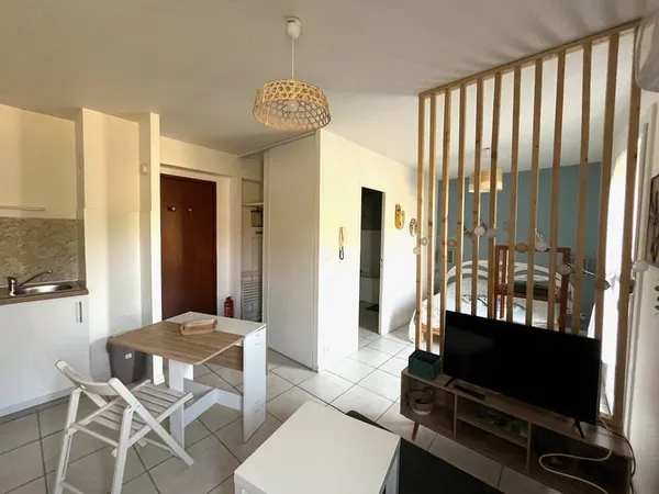 VILLENEUVE SUR LOT, dans le quartier d'Eysses très agréable studio agréablement MEUBLÉ de 25,24 m² s