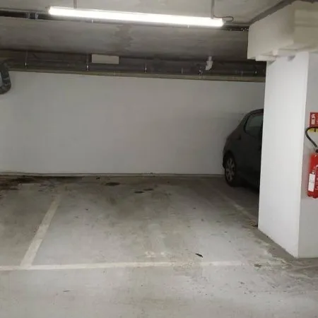 Parking 12 m²