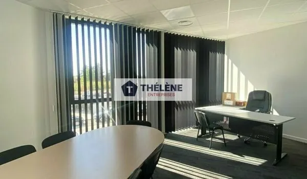 Bureau 403 m²