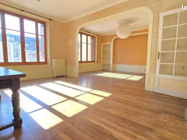Appartement 6 pièces 148 m²