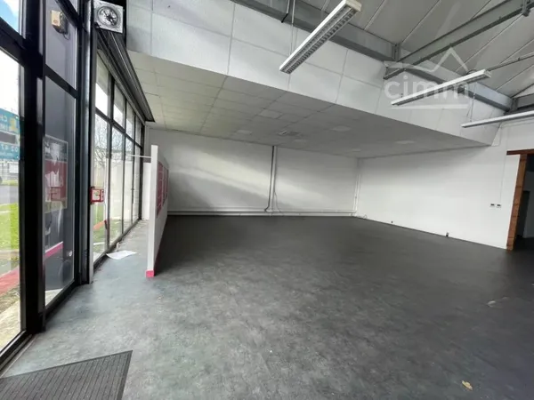 LOCAL COMMERCIAL 180M2 TOURS NORD