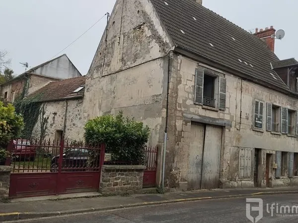 Investissement à Neuilly saint front 2 maisons + 1 appartement