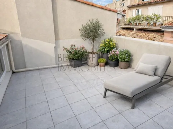 AIX EN PROVENCE - CENTRE VILLE - APPARTEMENT 2 PIECES AVEC T