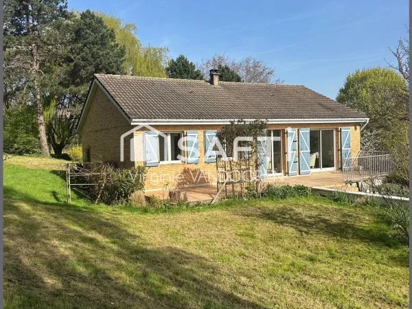 Villa lumineuse avec vue sur parc arboré