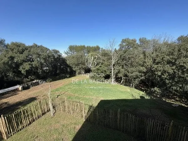 Terrain 2150 m²