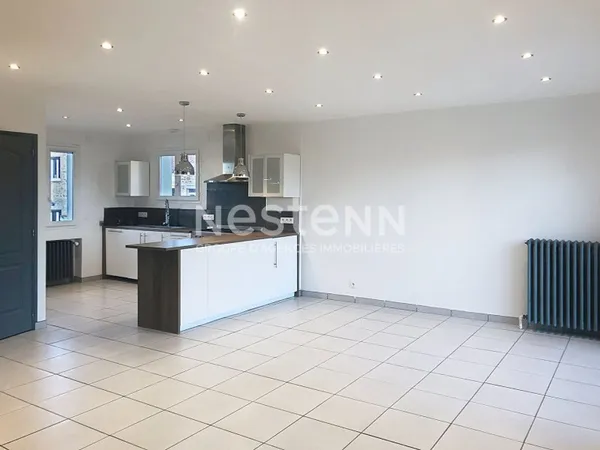 Centre sainte Sigolène Maison de plus de 100m2 avec garage sur 700 m2 de terrain