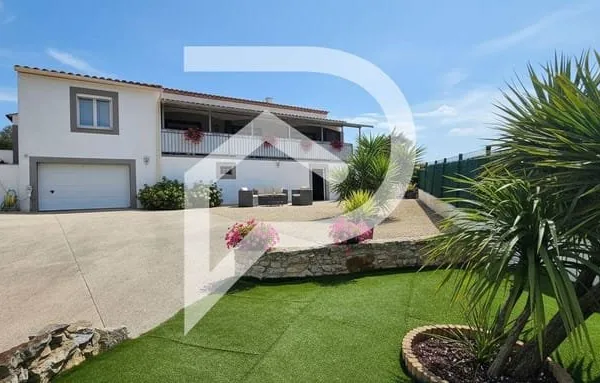 Maison de plain-pied 5 pièces 159 m²