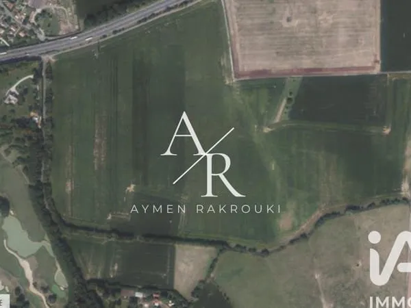 Terrain 1102 m²