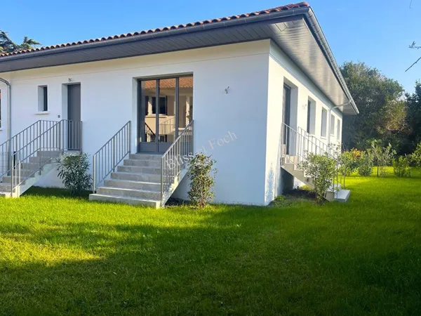 ANGLET - CENTRE - LES FLEURISTES APPARTEMENT 4 PIECES ENTIEREMENT RÉNOVÉ JARDIN - PARKING - GRAND SO
