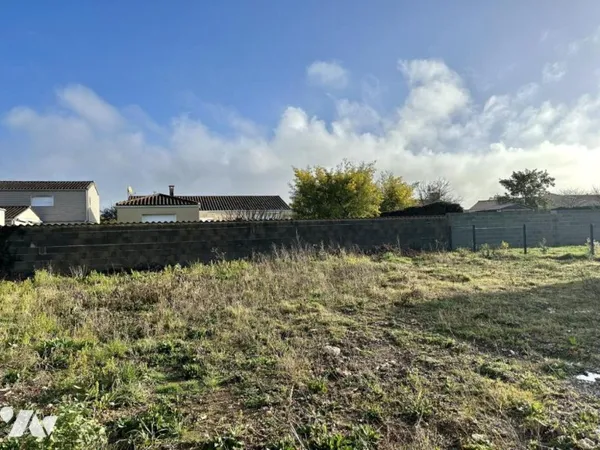 Terrain 327 m²