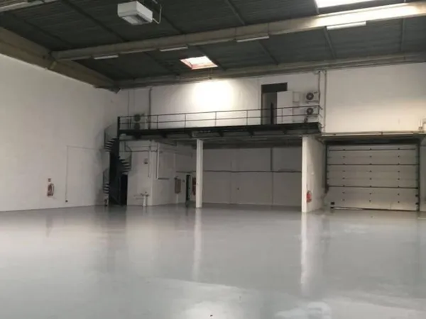 Local d'activité 485 m²