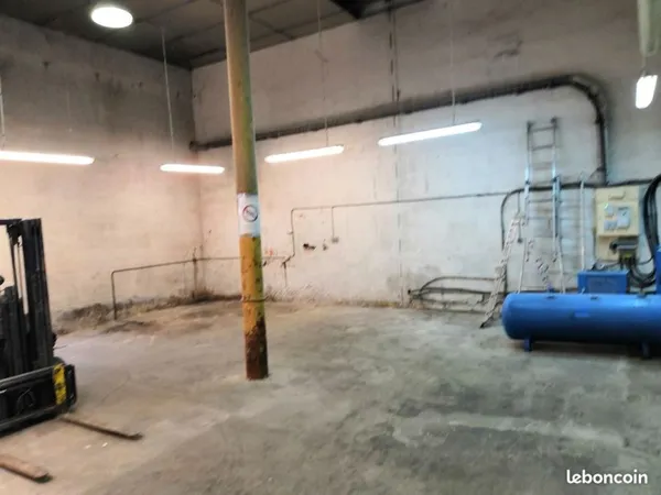 Grand Garage 100 m²