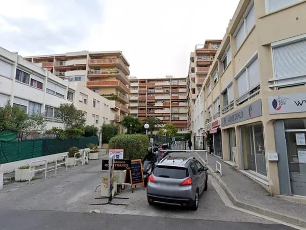 Location parking avenue Saint Augustin