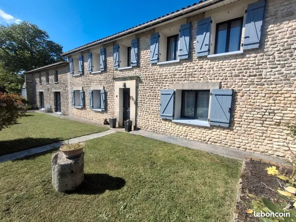 Maison avec terrain et dépendences