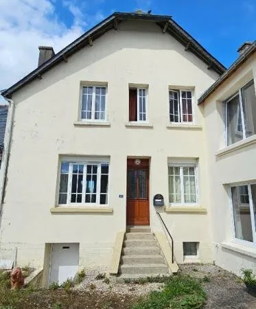Charmante maison au coeur du bourg de Seglien