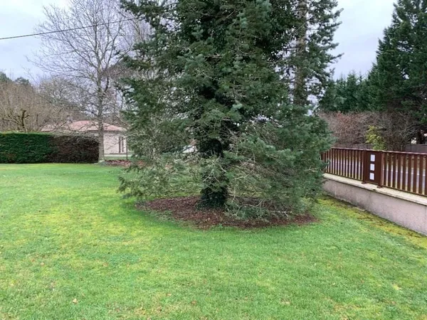 Terrain 650 m²