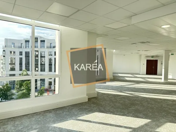 Local professionnel 257 m²