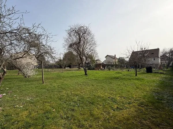 Terrain constructible 1128 m²