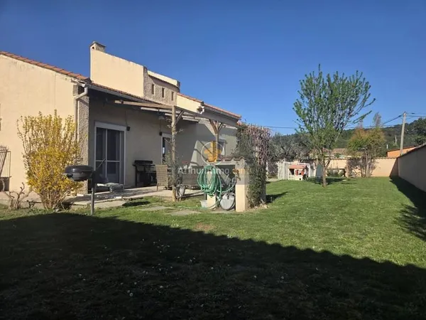 Maison T3 clôturé avec jardin proche bois et commerces