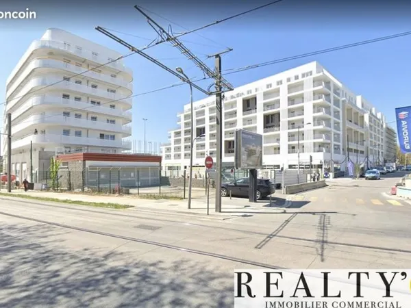Local commercial 260 m²