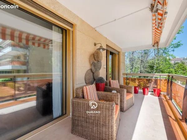 Appartement 3 pièces 102 m²
