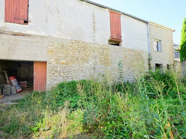Immeuble à réhabilité à Limay 200 m2 de potentiel