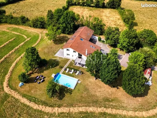 Propriété 11 pièces 285 m²